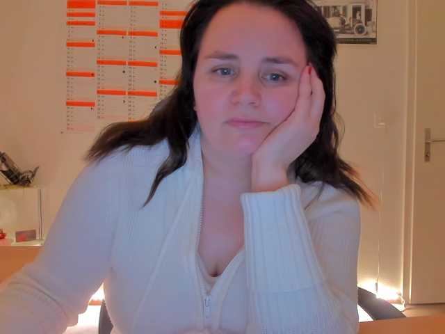 Elieen2's BongaCams show and profile