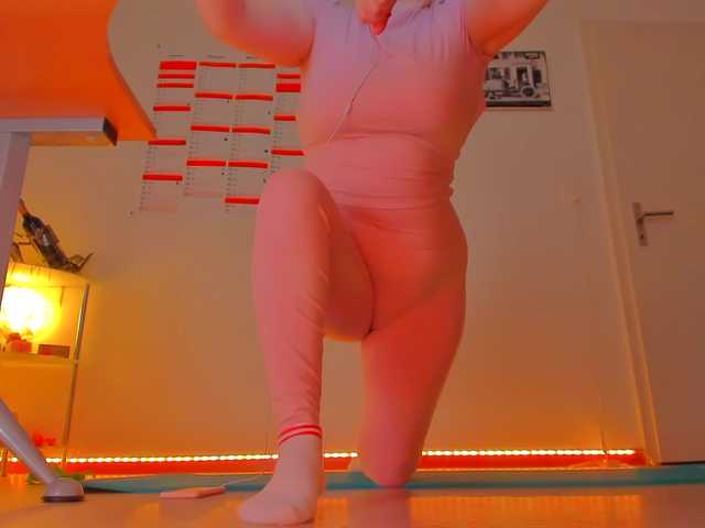 Elieen2's BongaCams show and profile