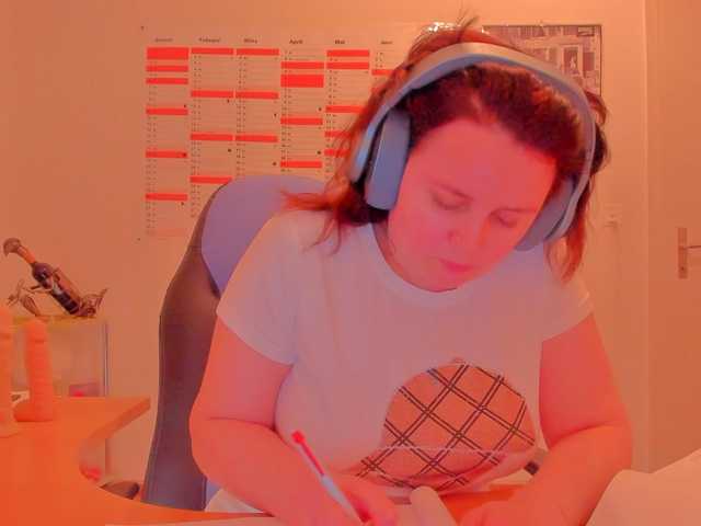 Elieen2's BongaCams show and profile