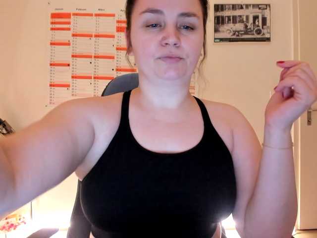 Elieen2's BongaCams show and profile