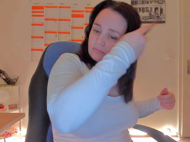 Elieen2's BongaCams show and profile