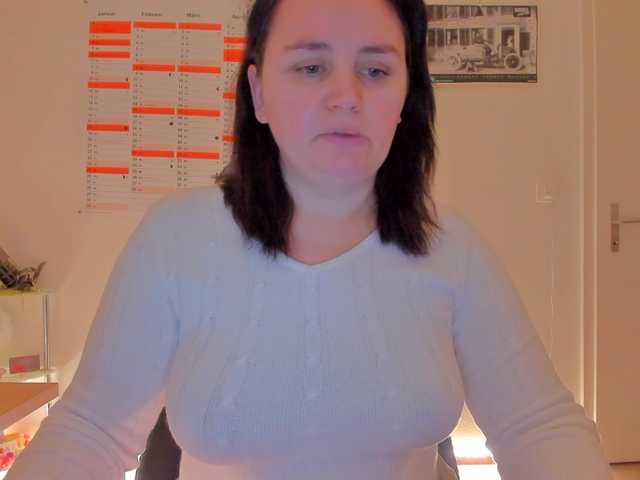 Elieen2's BongaCams show and profile