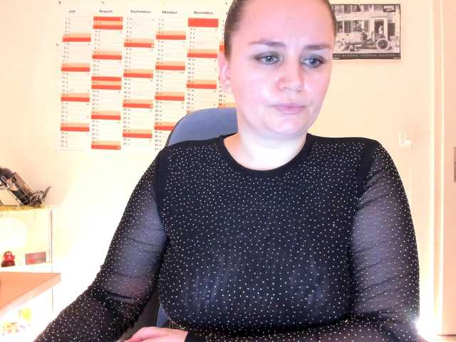 Elieen2's BongaCams show and profile