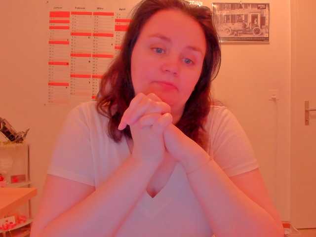 Elieen2's BongaCams show and profile