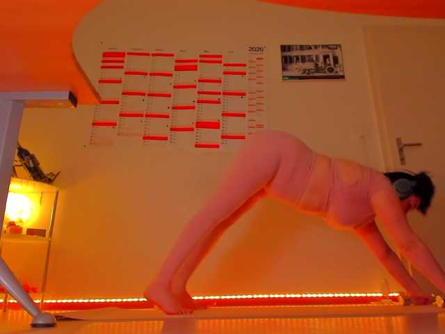 Elieen2's BongaCams show and profile