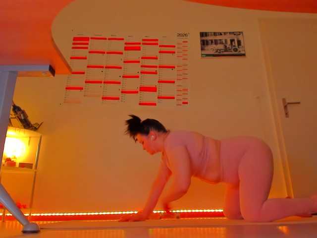 Elieen2's BongaCams show and profile