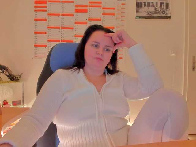 Elieen2's BongaCams show and profile