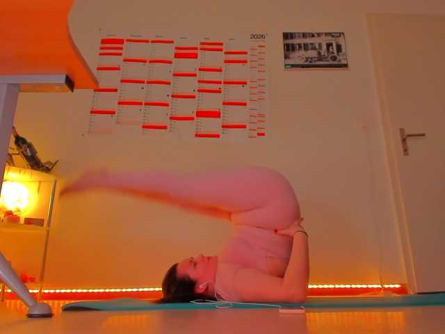 Elieen2's BongaCams show and profile