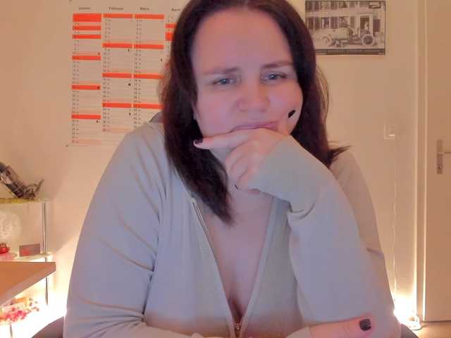 Elieen2's BongaCams show and profile