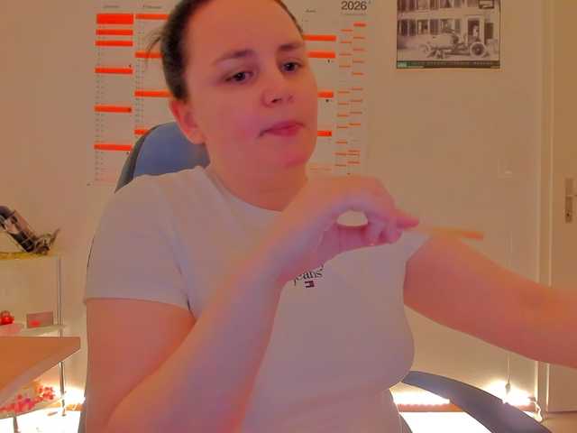 Elieen2's BongaCams show and profile