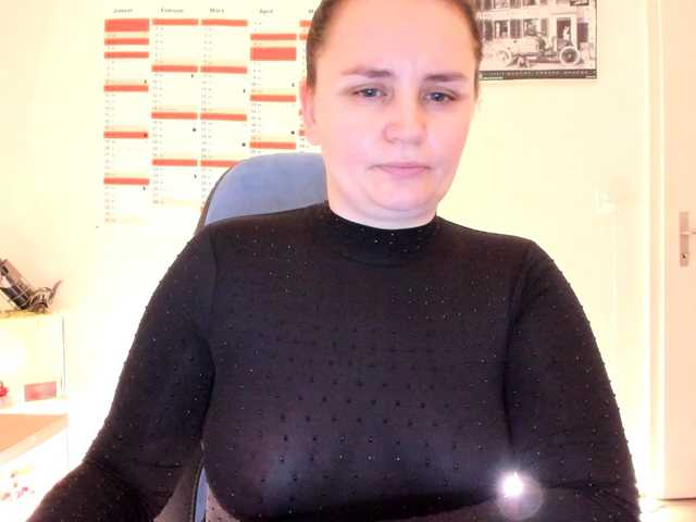 Elieen2's BongaCams show and profile