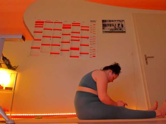 Elieen2's BongaCams show and profile