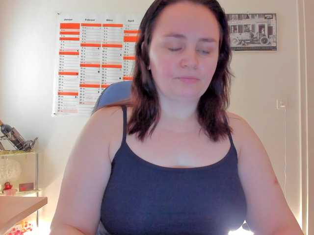 Elieen2's BongaCams show and profile