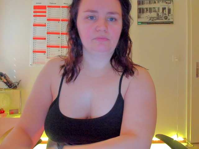 Elieen2's BongaCams show and profile