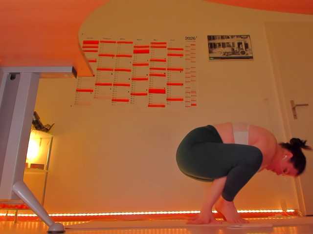 Elieen2's BongaCams show and profile