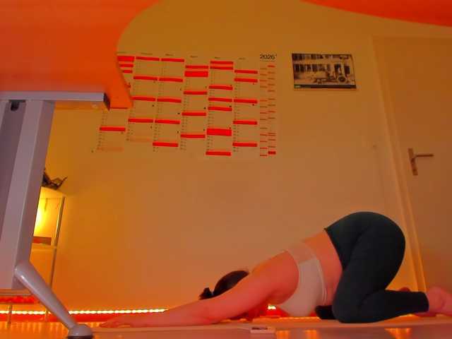 Elieen2's BongaCams show and profile