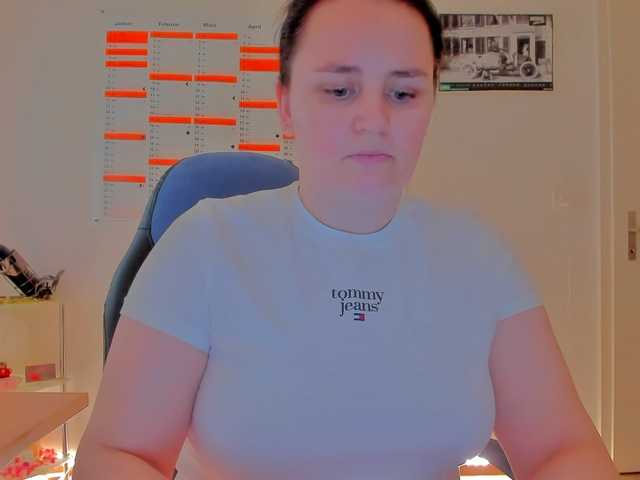 Elieen2's BongaCams show and profile