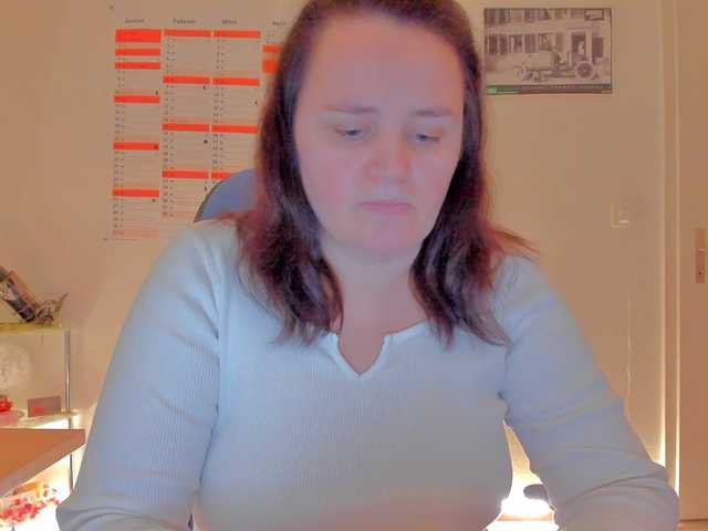 Elieen2's BongaCams show and profile