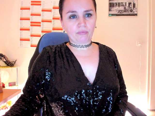 Elieen2 webcam bongacams model stream image