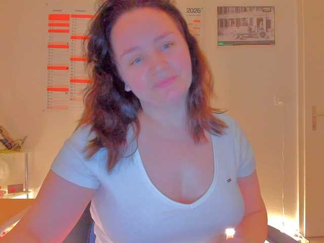 Elieen2's BongaCams show and profile