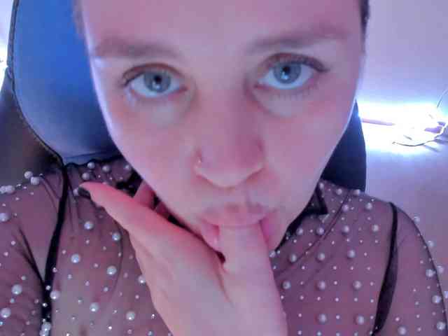 Elieen2 bongacams