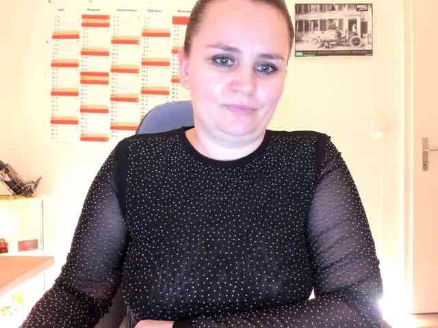 Elieen2 Live Webcam on BongaCams