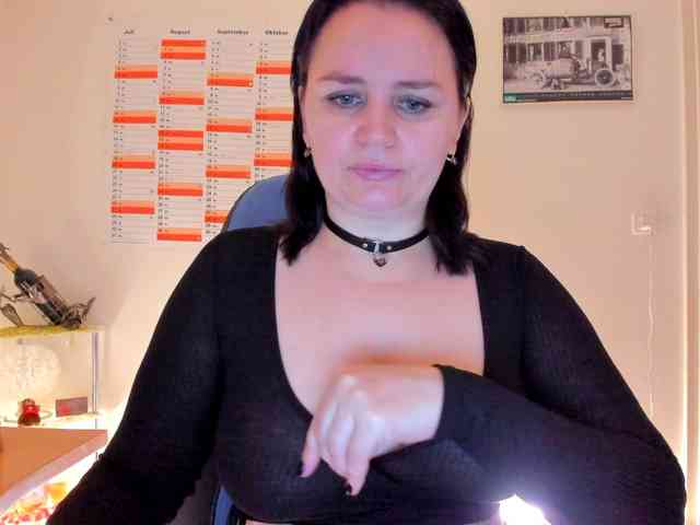 Elieen2 bongacams