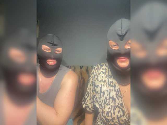 le modèle Sextyr est en webcam porno dans un show sur le site bongacams, il possède les tags suivants: White/Caucasian,Blonde,Shaved