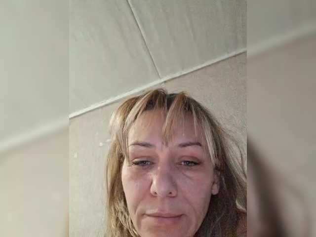 krisred's BongaCams show and profile