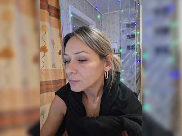 krisred's BongaCams show and profile