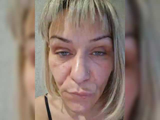 krisred's BongaCams show and profile