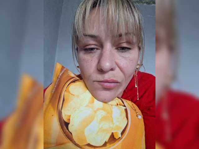 krisred's BongaCams show and profile