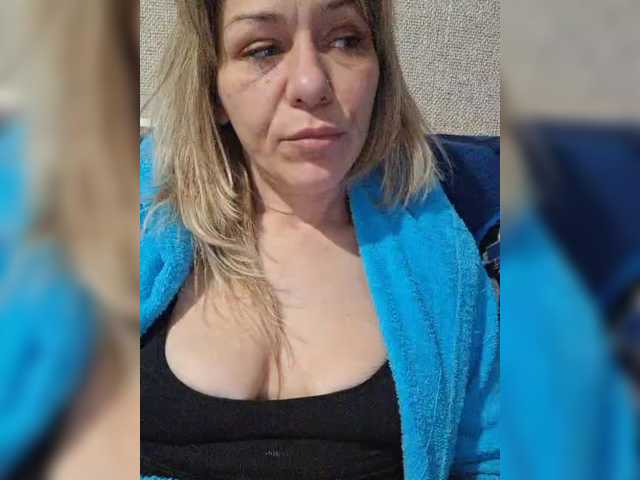 krisred's BongaCams show and profile