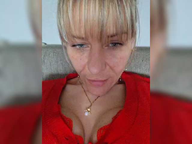 krisred's BongaCams show and profile