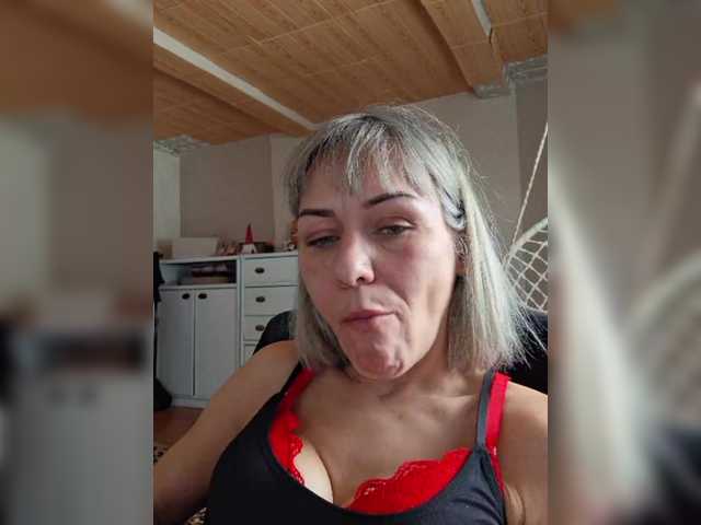 krisred's BongaCams show and profile