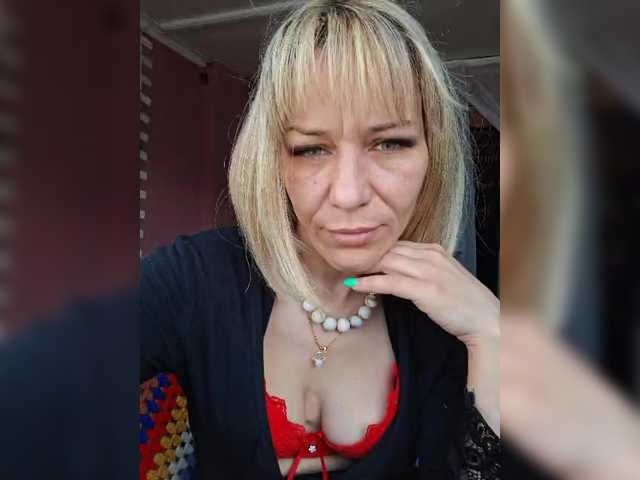 krisred's BongaCams show and profile