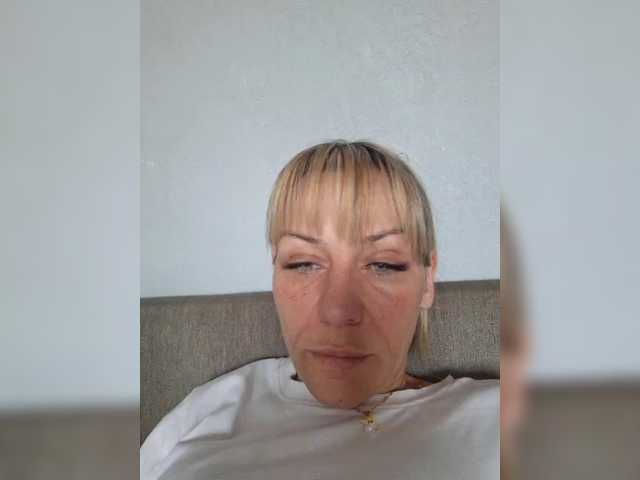 krisred's BongaCams show and profile