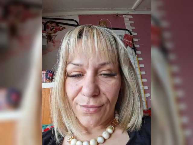 krisred's BongaCams show and profile