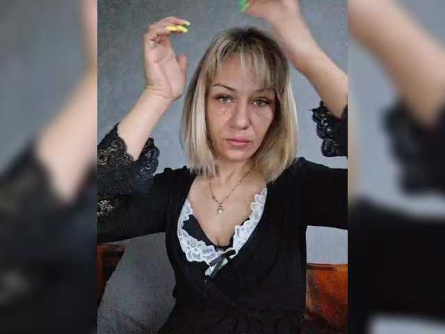 krisred's BongaCams show and profile