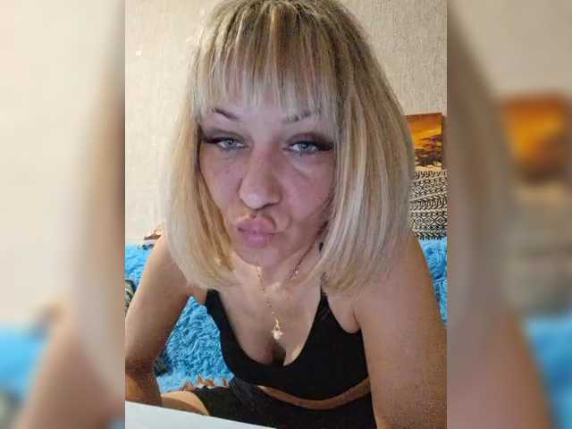 krisred's BongaCams show and profile