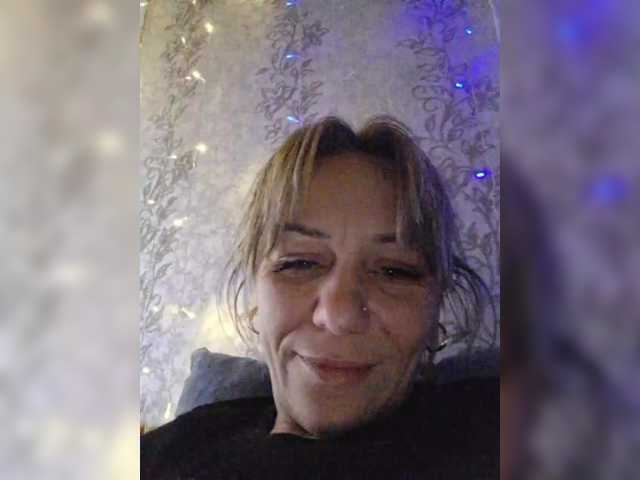 krisred's BongaCams show and profile