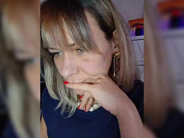 krisred's BongaCams show and profile