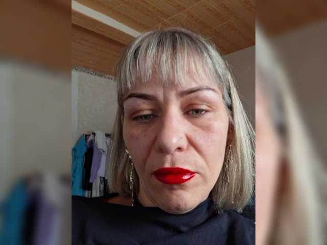 krisred's BongaCams show and profile