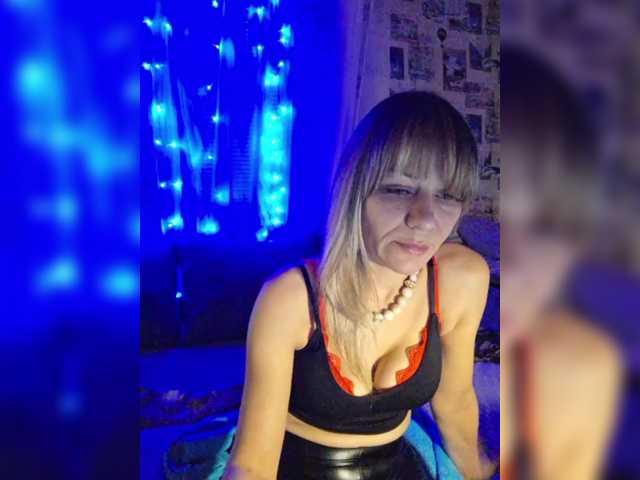 krisred's BongaCams show and profile