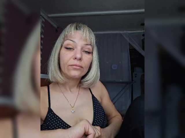 krisred's BongaCams show and profile