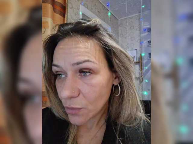 krisred's BongaCams show and profile