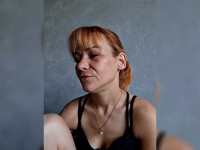 krisred's BongaCams show and profile