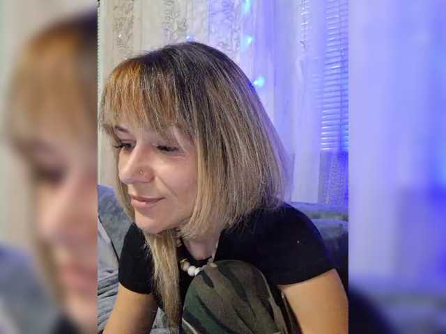 krisred's BongaCams show and profile