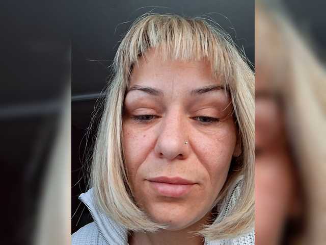 krisred's BongaCams show and profile