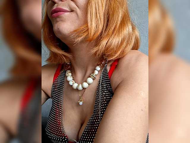 krisred's BongaCams show and profile